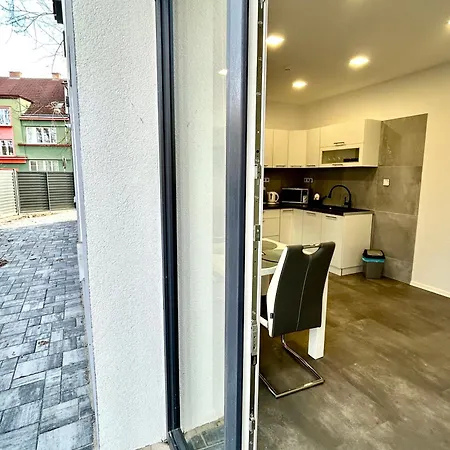 Premium Se Soukromym Parkovanim Ceska Lipa