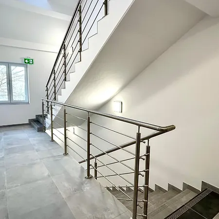 Premium Se Soukromym Parkovanim Apartment *