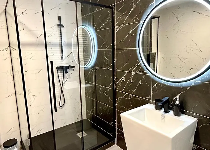 Premium Se Soukromym Parkovanim Апартаменты Ческа-Липа
